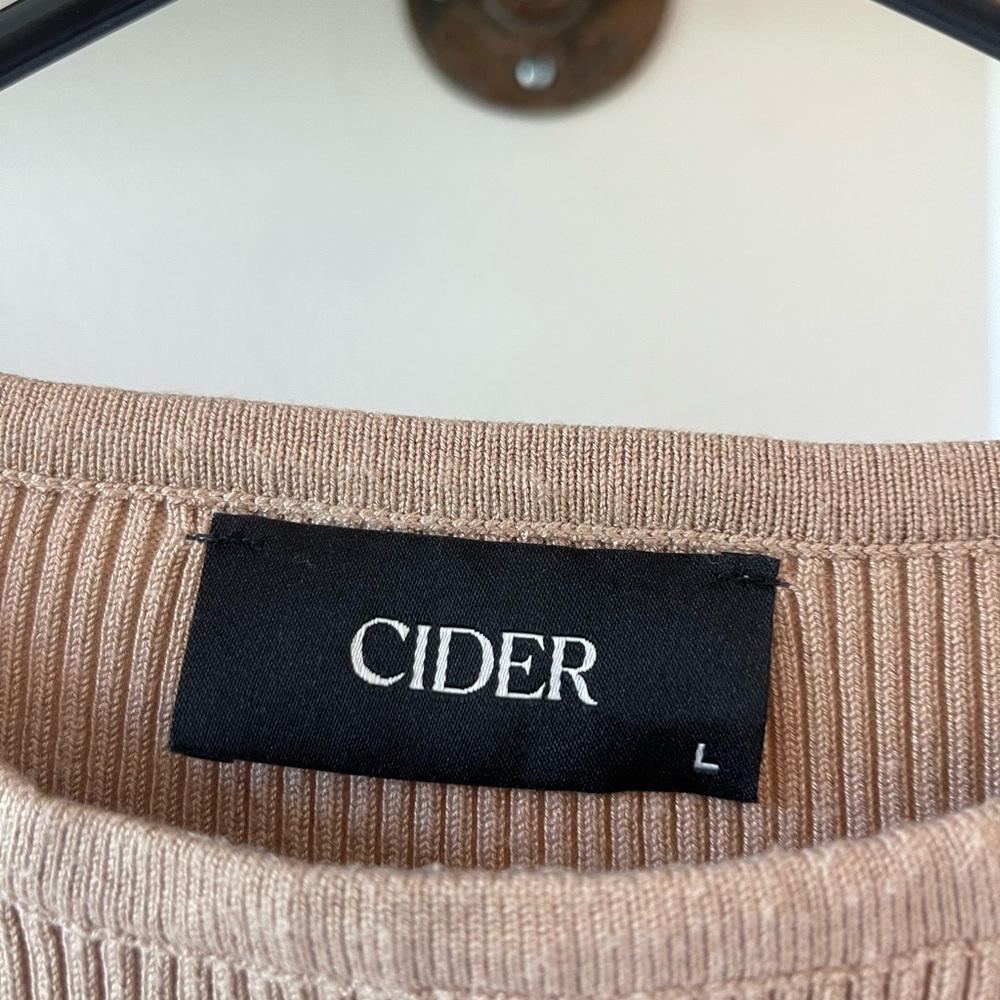 Cider Beige Ribbed Cut-Out Crop Top - Picture 3 of 3
